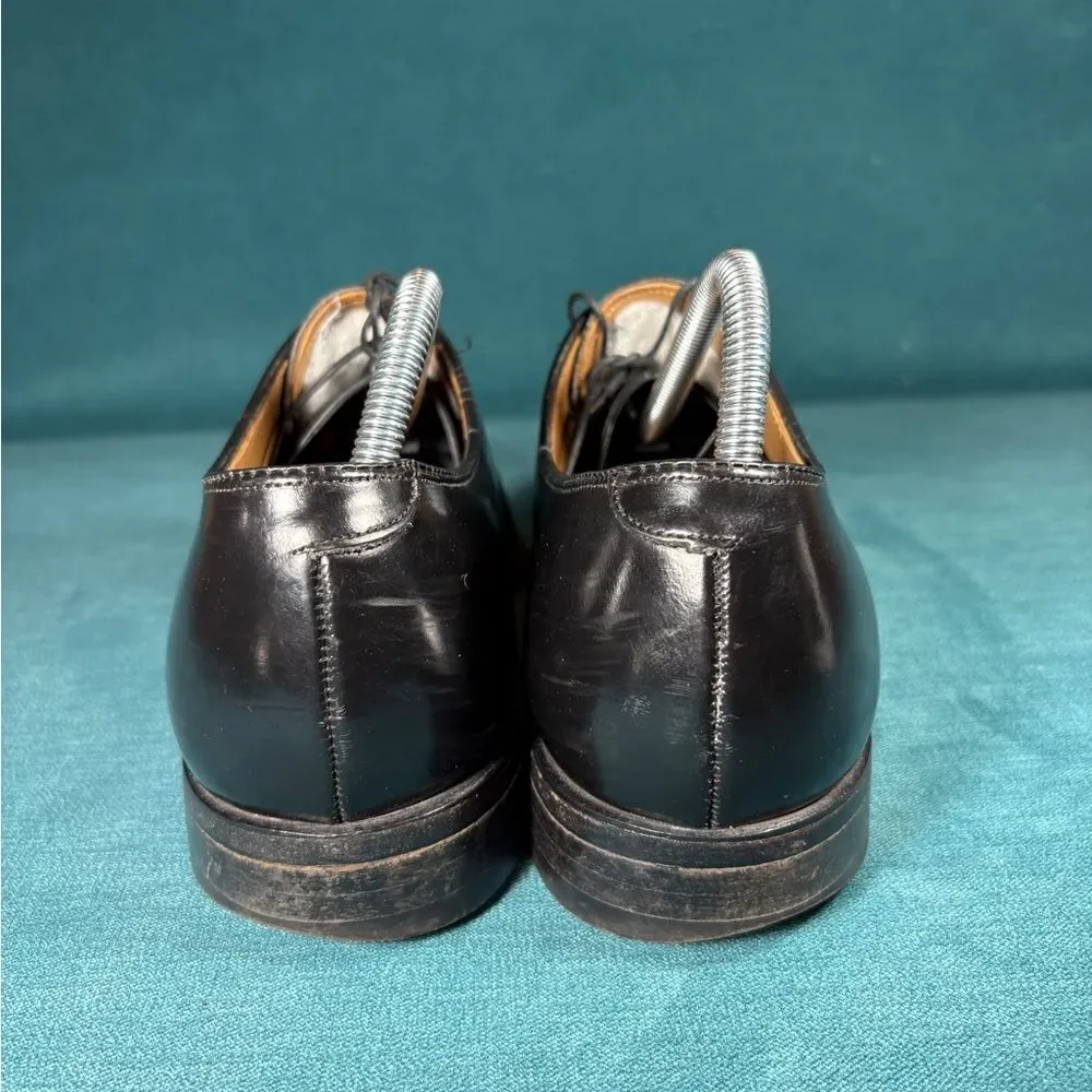 Size 9 - Johnston & Murphy Men's Black Leather shoes